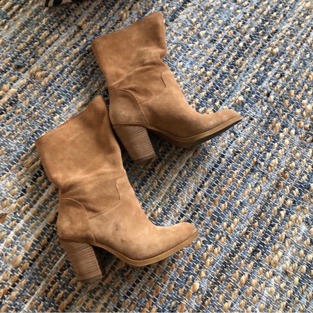 Women's Tan Suede Boots